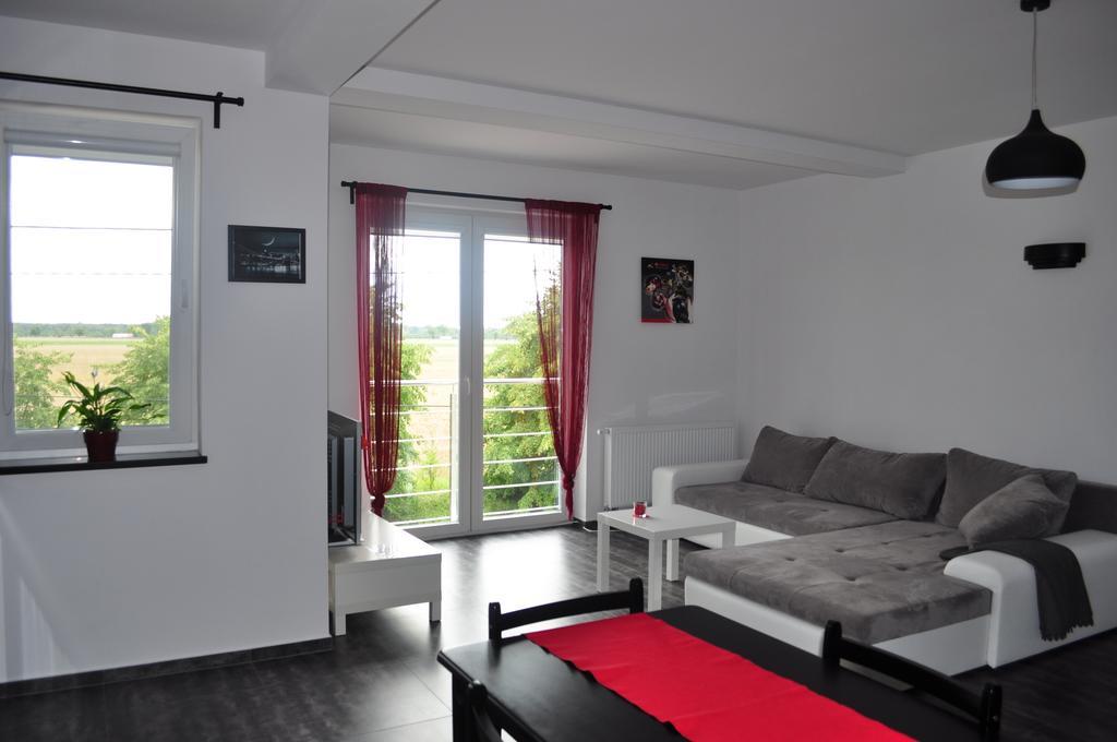 Apartament Scorpion Modlin Czosnów Exterior foto