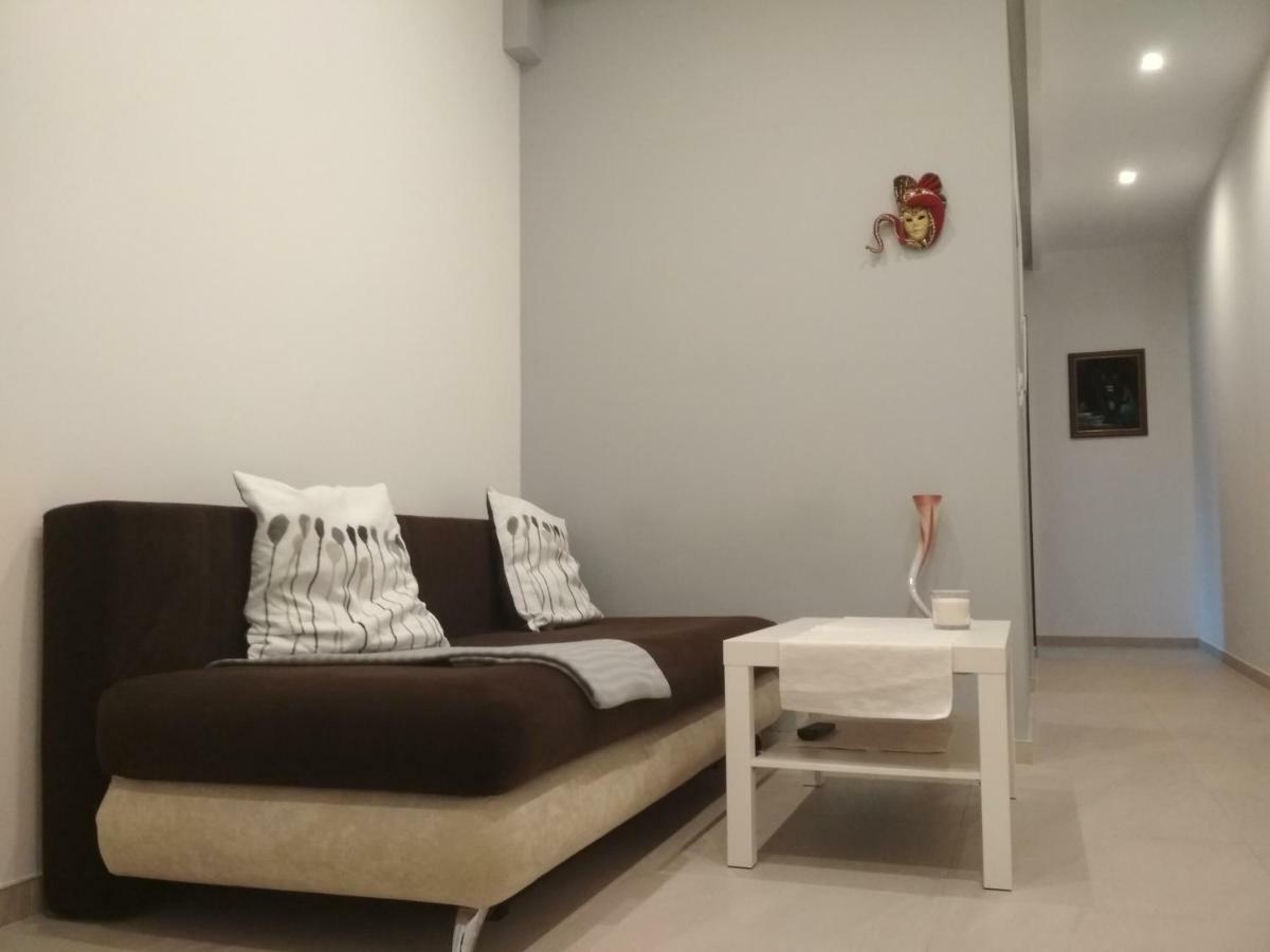 Apartament Scorpion Modlin Czosnów Exterior foto