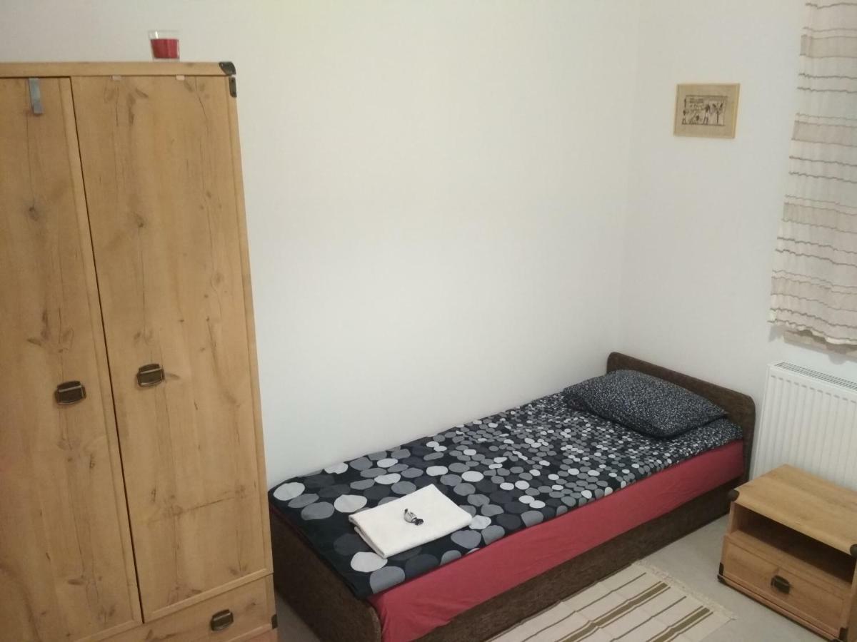 Apartament Scorpion Modlin Czosnów Exterior foto